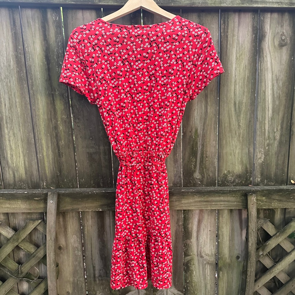 Banana Republic Red Ditsy Floral Short Sleeve Ruffle Midi Dress Tie Sz Medium - Picture 7 of 10